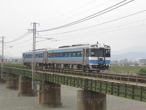 �ſ���¤ˤ�